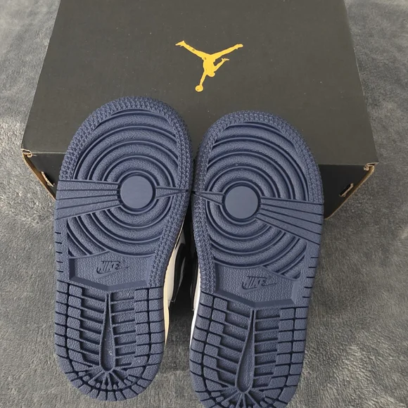 Jordan 1 Retro High OG (TD) Sneakers - Picture 9 of 9